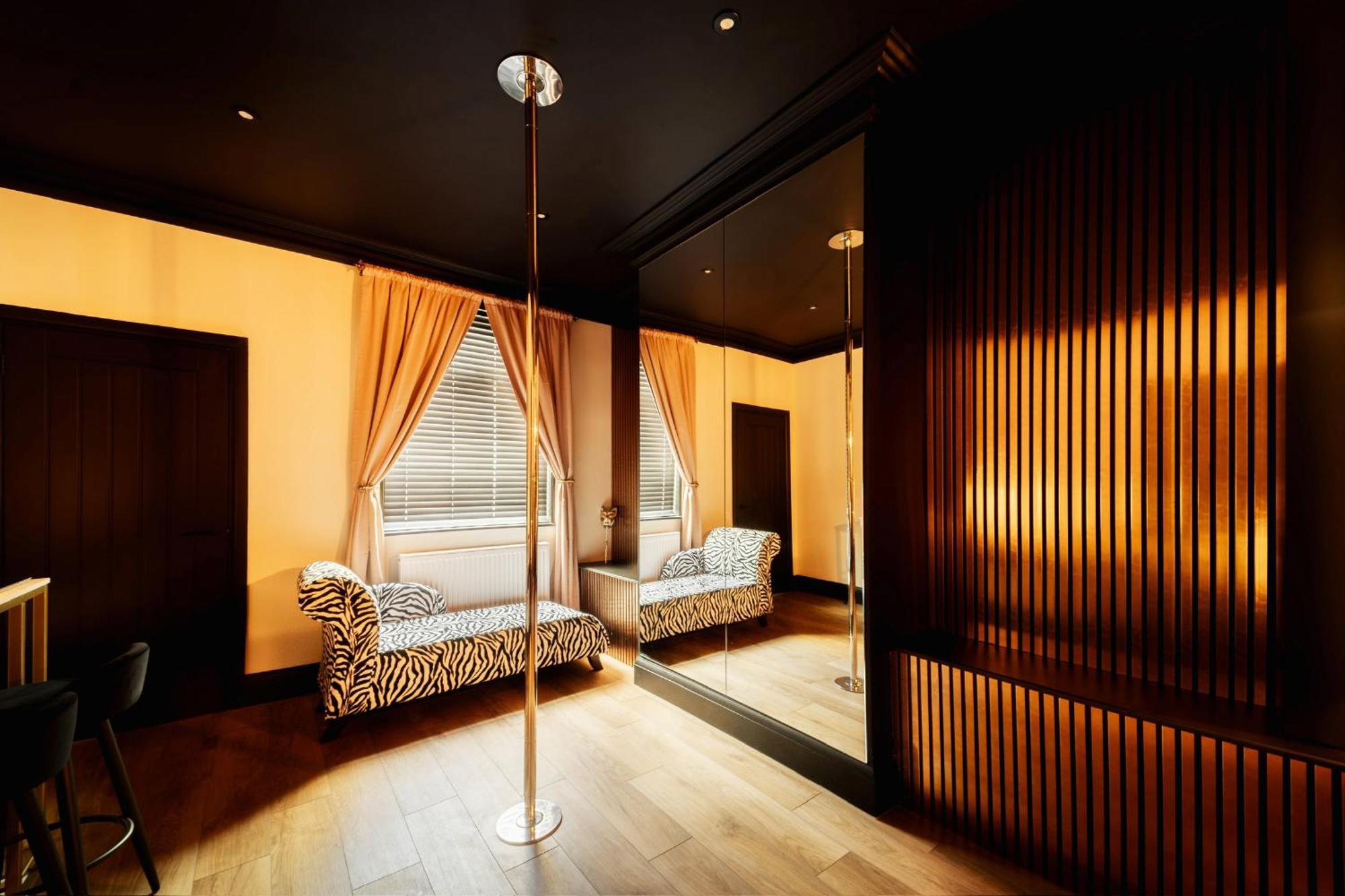 Casa Amor - Kinky Adult Only Stoke-on-Trent Ngoại thất bức ảnh